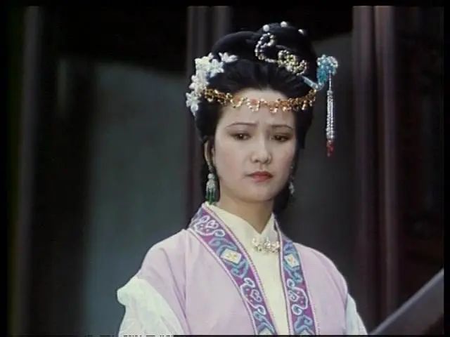 何晴|何晴20岁儿子近照，遗传爸妈全部优点，曾被称为最帅星二代