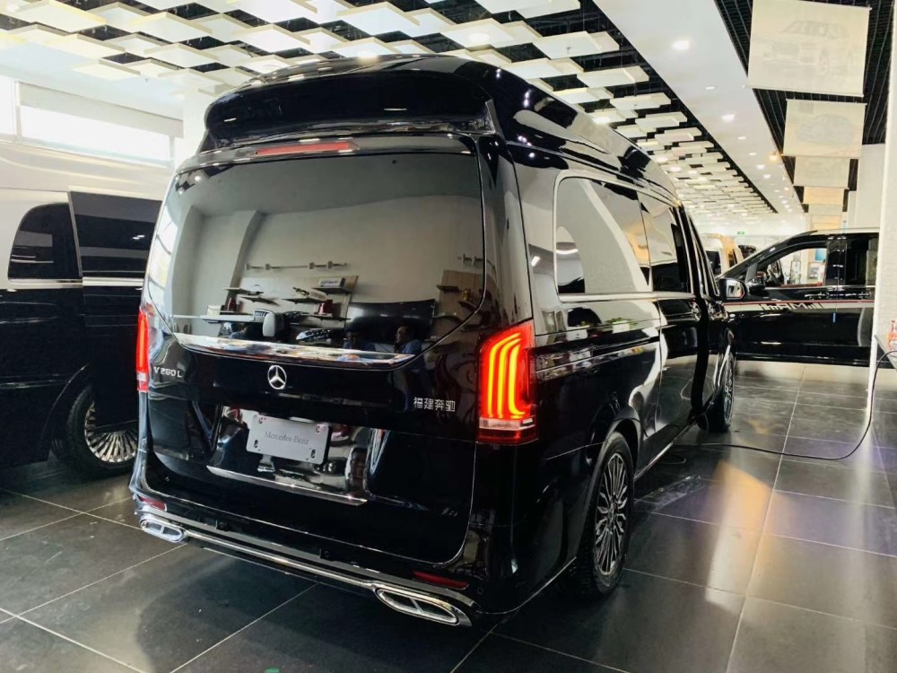 公司商务接待高端车,首选奔驰迈巴赫vst98s