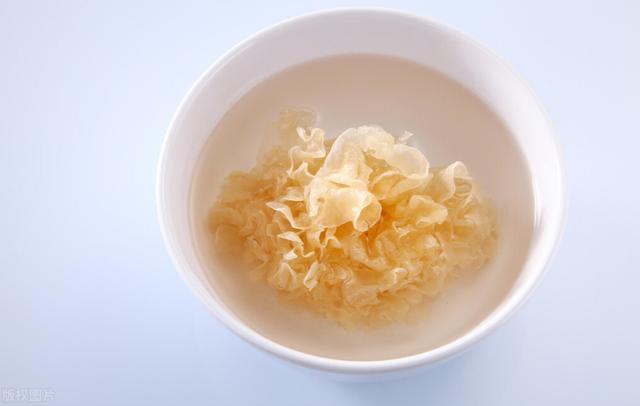 肝硬化|58岁大妈脸发黄，查出肝硬化，这种“水果”最伤肝，别当成宝