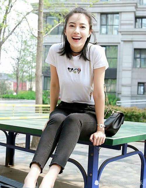 高圆圆|难怪是国民女神，高圆圆每次都穿对衣服，气质拿捏死死的