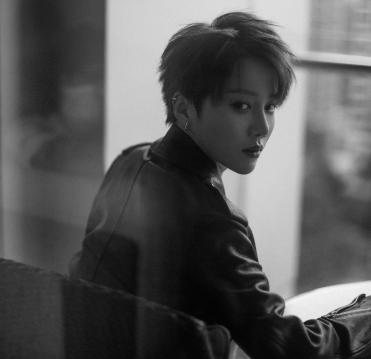 刘雨昕|THE9十月行程：虞书欣进组刘雨昕综艺开录，喻言真的要凉？