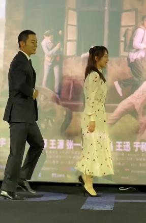 杨紫|杨紫路演精修美图被拆穿，跟现场视频差距大，颜值身材依旧灾难