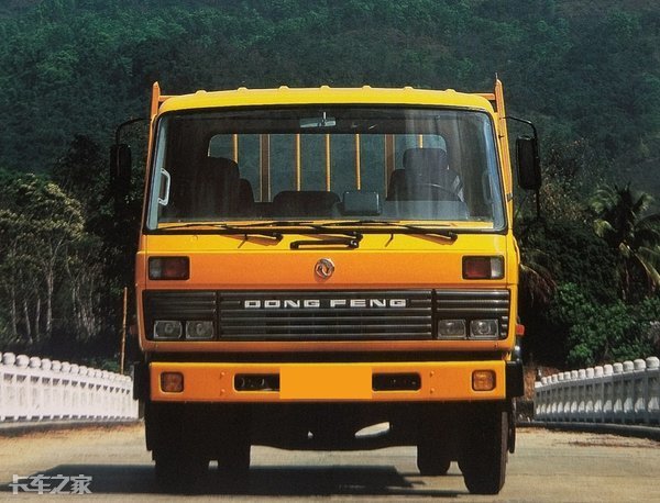 eq1118g6d1为基本车型,车厢长度6.1m,产品定位为高速车.