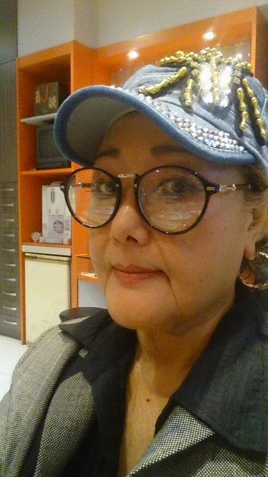 知名女星晚年靠吃馊饭充饥,遭儿子家暴几度轻生,现