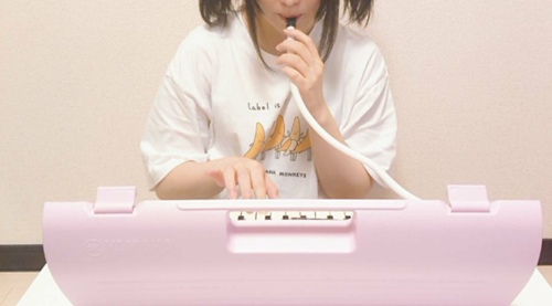 妹子|日本少女挖空字典只为上课偷吃，几万人在网上共同围观她的沙雕生活