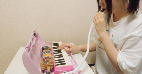 妹子|日本少女挖空字典只为上课偷吃，几万人在网上共同围观她的沙雕生活