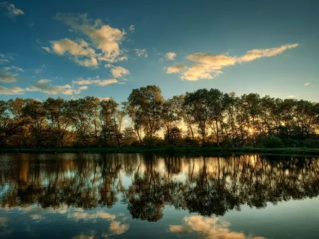 诗人|万古冤魂在，风雨闻战声