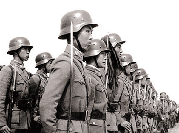 从9月起,龙云便誓师巫家坝,并组织了滇军中首批官兵共四万余官兵,这便