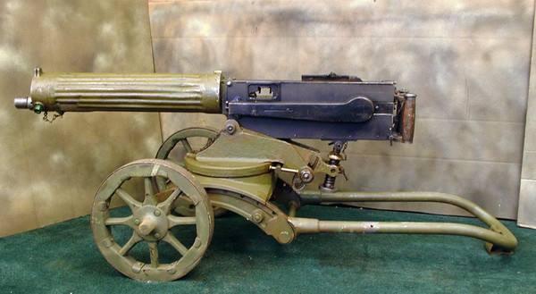 一战时期单兵携带40斤机枪进行突击作战健硕程度碾压施瓦辛格