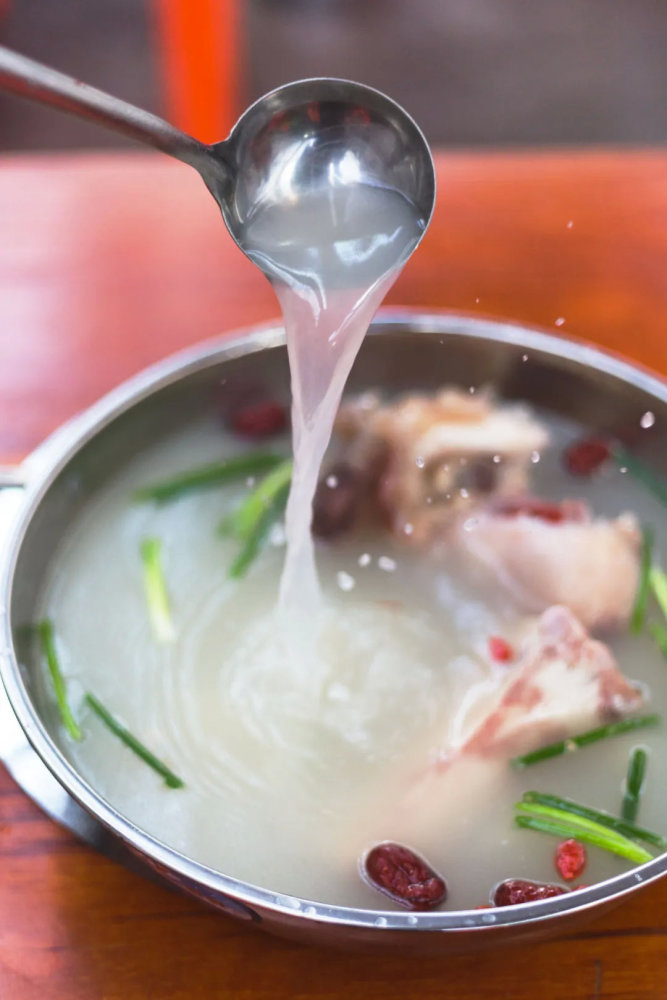 海口老街这家牛杂火锅牛棒骨高汤人均30吃到撑