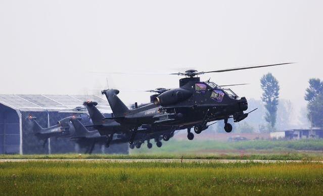 美国一个空中突击旅有110架直升机俄罗斯80架我军有多少架