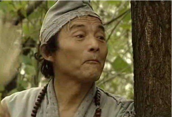 他是最经典的"济公",拍戏时发生3件奇事,从此一心向佛