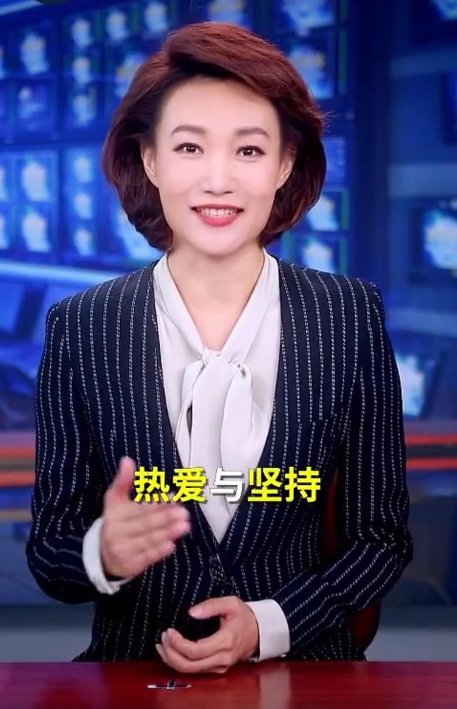 央视女主播为3岁的她点赞边哭边打球的小姑娘让人心疼又好笑