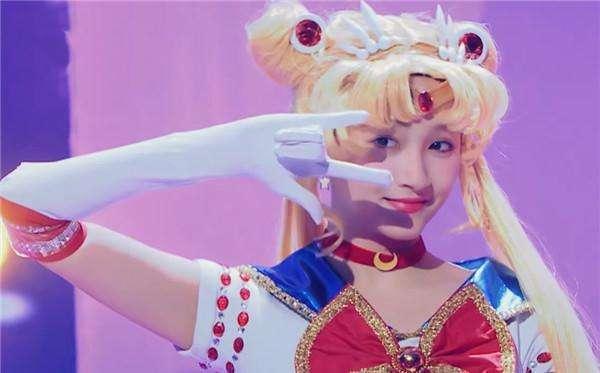 关晓彤|关晓彤的cos太成功了吧！每一次都很惊喜，身材真的好！