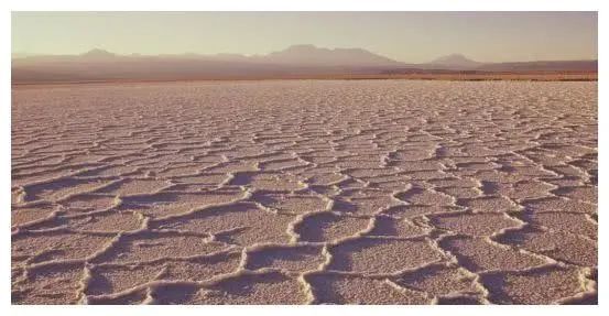阿塔卡马沙漠|世界上最干沙漠，300年不下雨却生活着100万人，一辈子没喝过水？