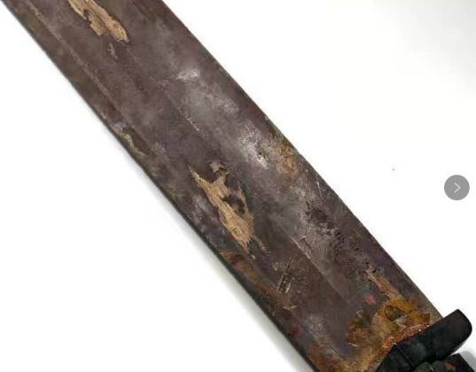 但北方地区出土的常见汉刀,汉剑因出土环境原因常常是没有这样的状态