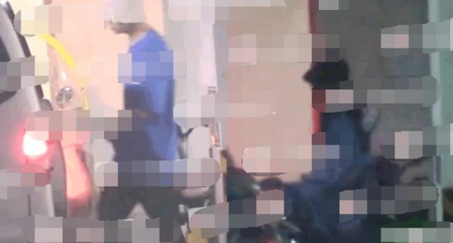 杨幂|杨幂晒针灸治疗照片，用碎发遮挡发际线？未见绯闻男友魏大勋关心