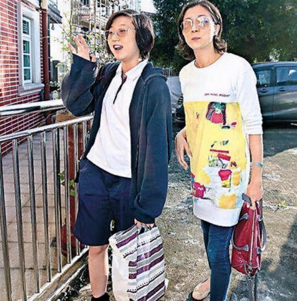 吴绮莉|吴绮莉做足防晒享日光浴，身材得宜亚姐风采依旧，47岁形单影只