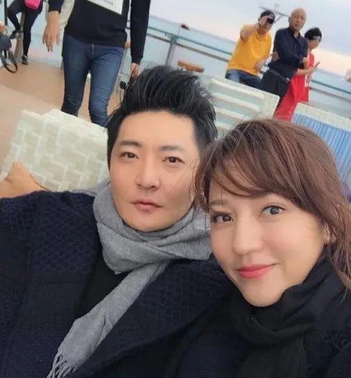 鲍莉|鲍莉妈妈：两个女儿颜值不高嫁陆毅郭京飞，曾不满意郭京飞做女婿