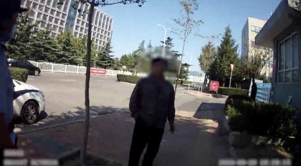 大兴公安分局|男子辱警后扬言“我看看牢房的饭什么味”，民警：满足你