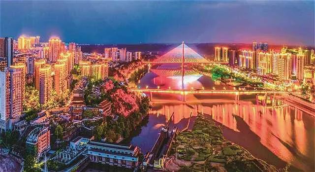 领略田园风光,欣赏城市夜景感受到不一样的潼南夜景乘坐观光游船在