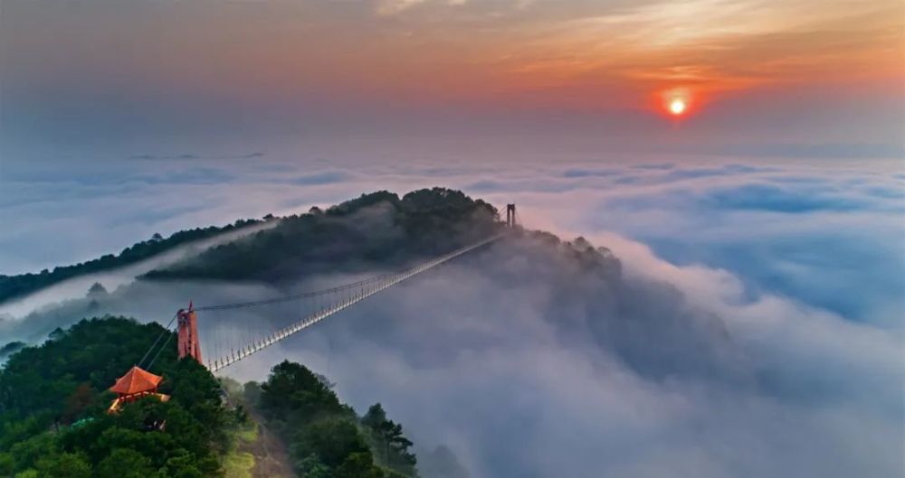 新春伊始梧州市文旅产业融合发展指挥部领导到石表山景区进行调研