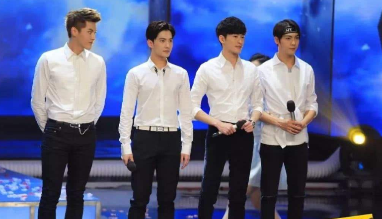 杨洋|杨洋疑似身高造假，路演穿增高鞋，和1米66女演员差距不大