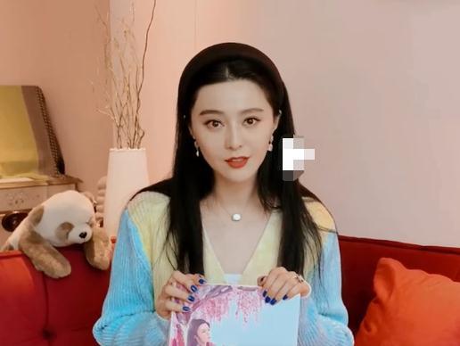 范冰冰|范冰冰晒视频，淡妆黑长直太惊艳，小肚腩凸显急忙拉外套遮掩