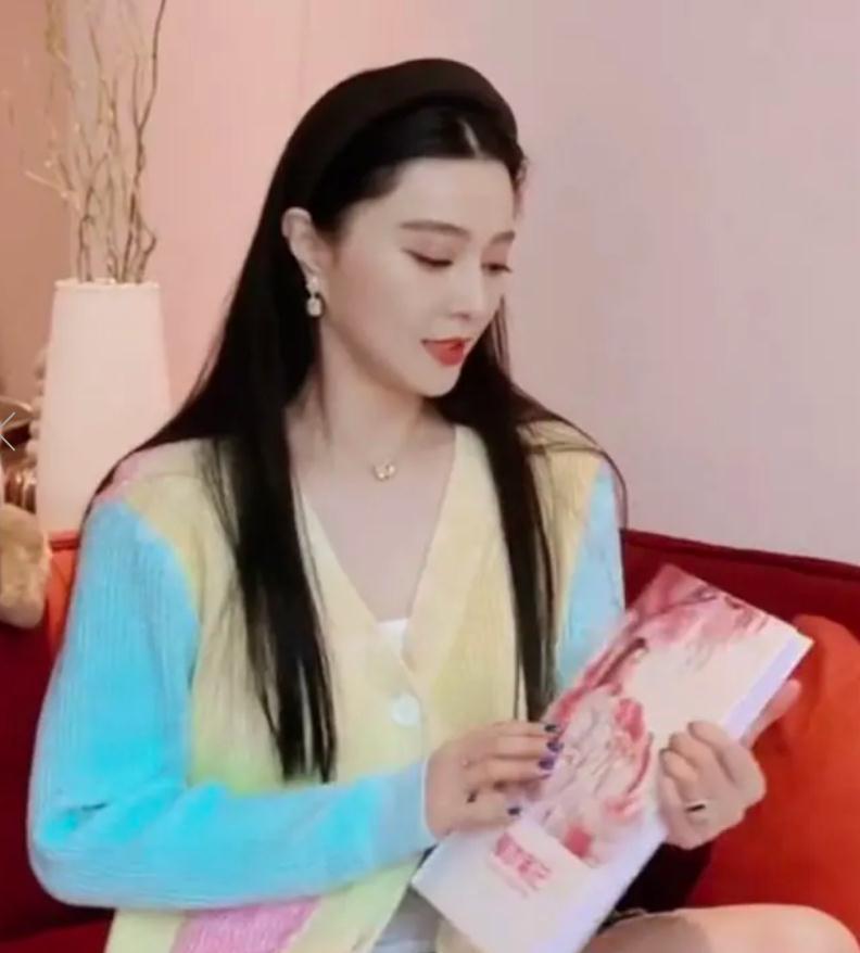 范冰冰|范冰冰晒视频，淡妆黑长直太惊艳，小肚腩凸显急忙拉外套遮掩