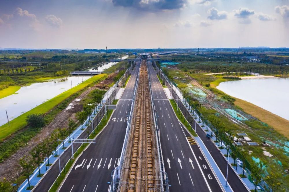 丰子河路建成通车后,桥林新城与浦口经济开发区以及宁合,宁连高速公路