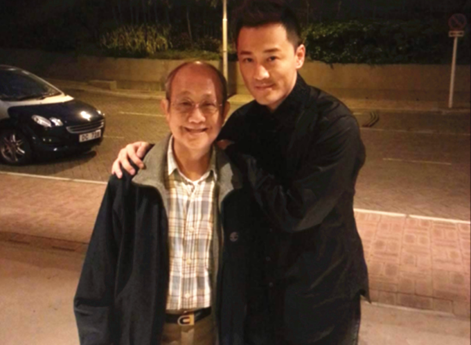 老戏骨|恭喜！86岁老戏骨承认新恋情，5年前经历丧妻之痛，直言不需遮掩