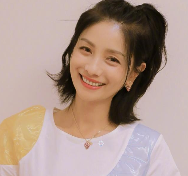 迪丽热巴|《荣耀》开机，又一部高颜值神剧，女配颜值不输热巴，要看花眼了