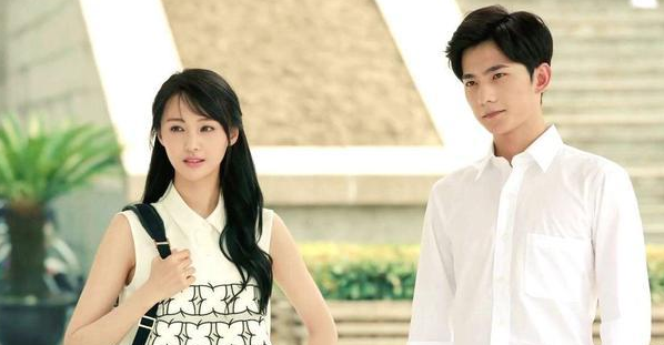 迪丽热巴|《荣耀》开机，又一部高颜值神剧，女配颜值不输热巴，要看花眼了