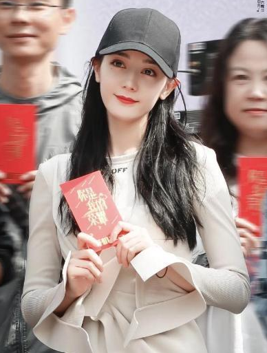 迪丽热巴|《荣耀》开机，又一部高颜值神剧，女配颜值不输热巴，要看花眼了