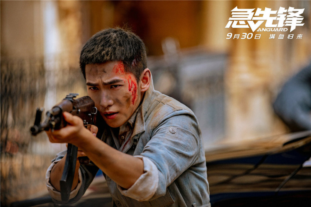 成龙|成龙大哥终会老去，但他的拼搏精神在《急先锋》得以传承