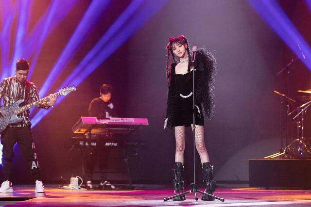 郑爽|郑爽安慰被丈夫推下悬崖孕妇，有什么好嘲的吗？