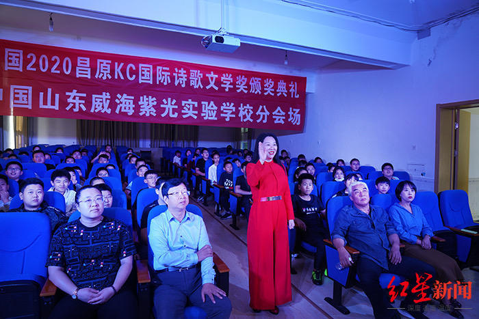 文学|继北岛、王家新后，中国著名女诗人潇潇荣获韩国第11届昌原KC国际文学奖