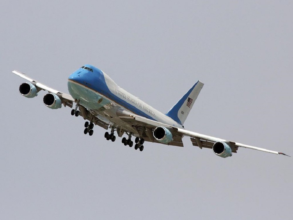 目前正在使用的是由波音747-2g4b改造而来的两架vc-25a