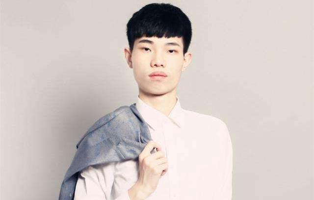 难言不服不求人言氏集团将争和平精英一哥鲨鱼呦却不配