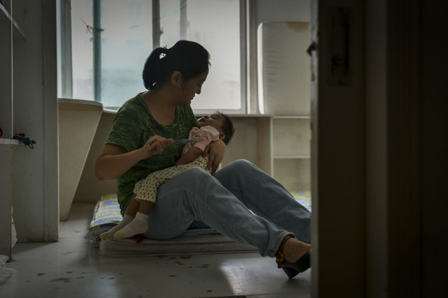 女子婚后7年未孕领养一个女儿又患重症丈夫这日子没法过了