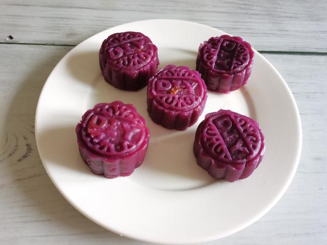 今年中秋,做个流行的溏心月饼,无油无糖,史上最健康好吃的月饼