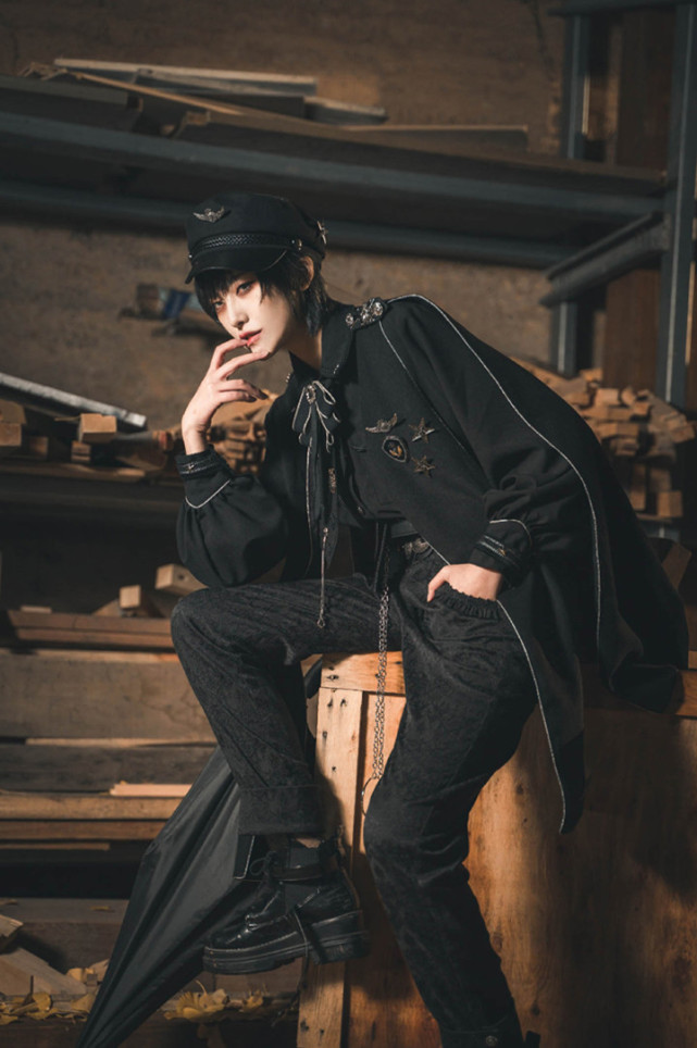 谁说穿洛丽塔只有女生这些基佬装男生穿上英俊飒气lo娘看了都心动