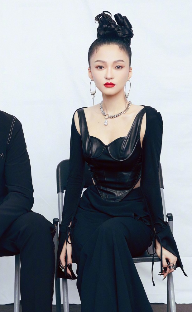 张韶涵:很明智的台女歌手在央视国庆晚会上演唱