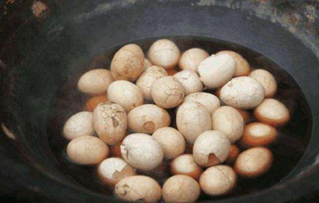 特产|本地人最爱吃的4大特产，外地人看着就没胃口，你都吃过哪些？