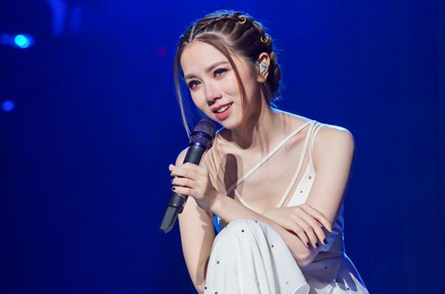 华语女歌手热度榜邓紫棋被网络歌手压制李宇春排名大幅度下滑