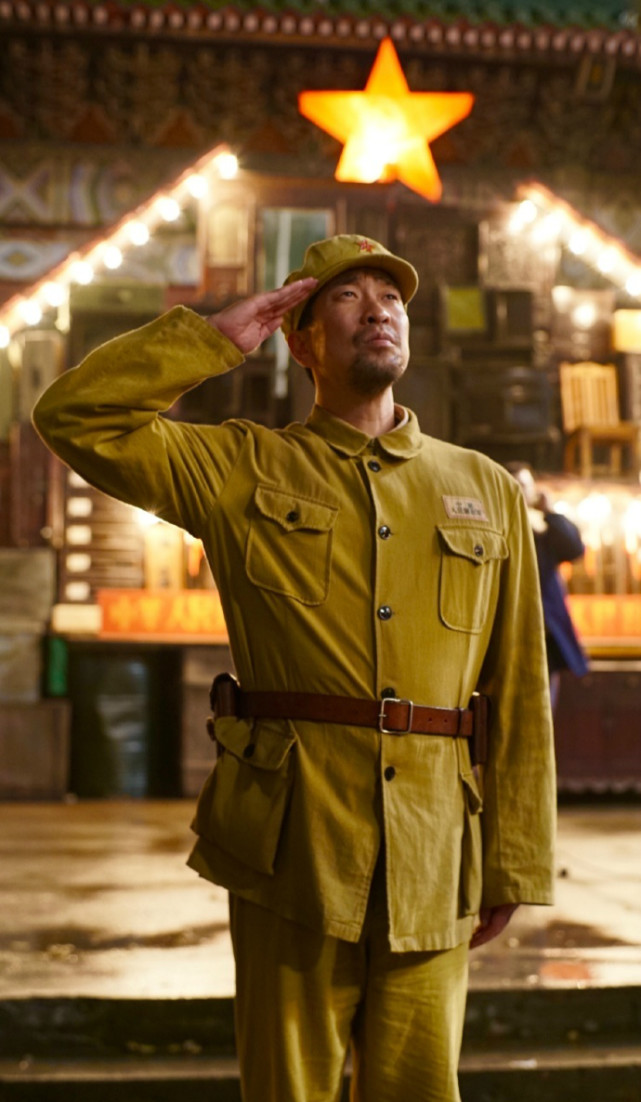 让英雄更接地气小人物焕发异彩