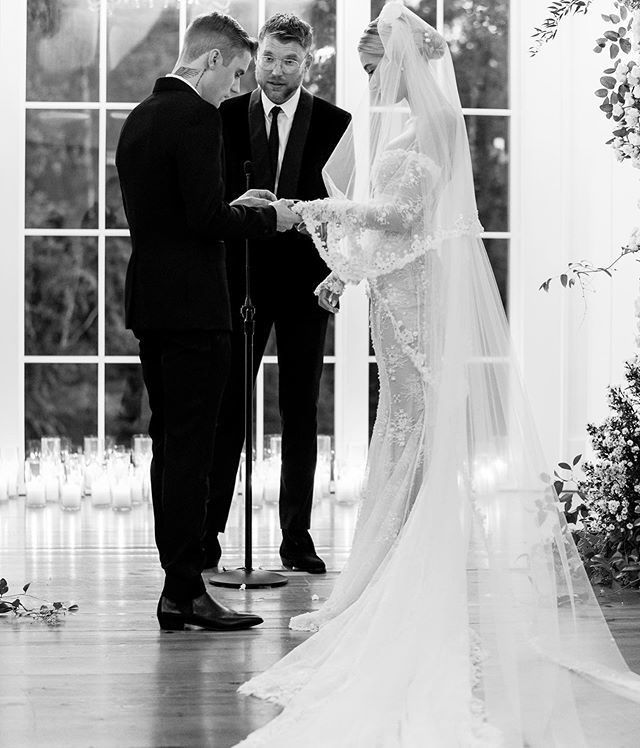 贾斯汀比伯庆婚礼1周年承诺永远把海莉放首位海莉兴奋喊我的人