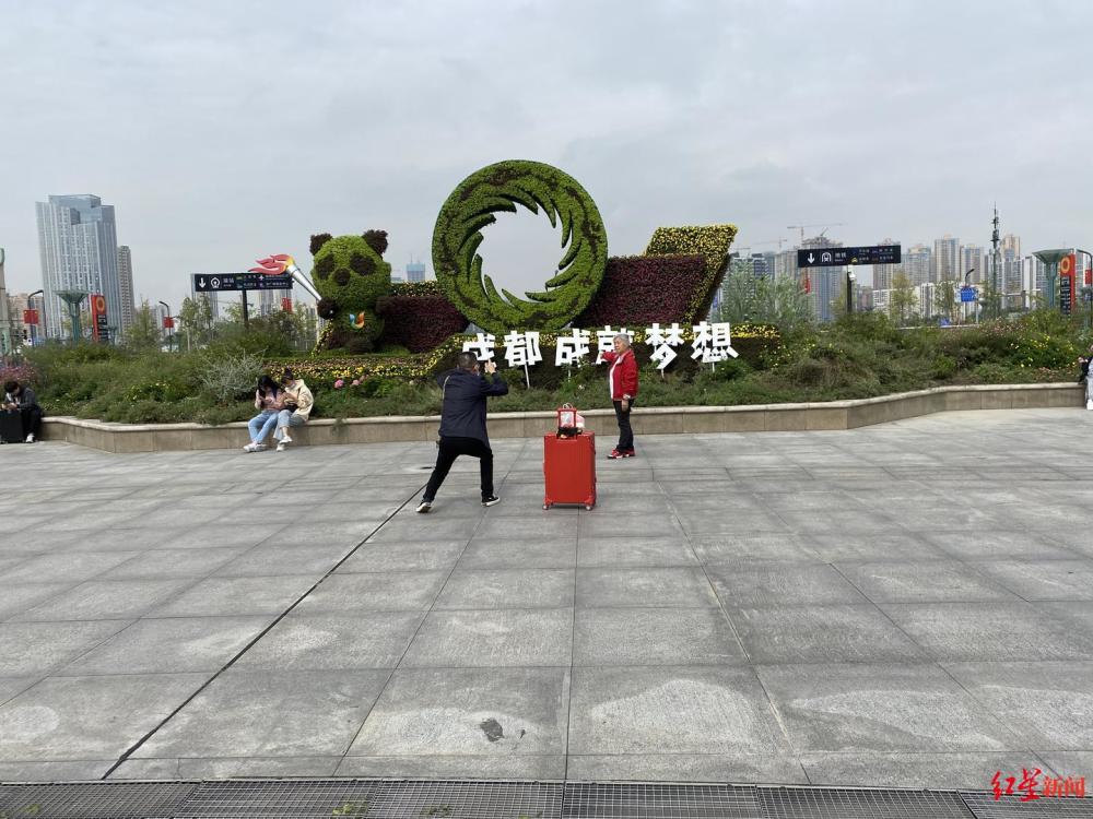 记者了解到,成华区建设的东站绿轴公园二期工程计划于年底