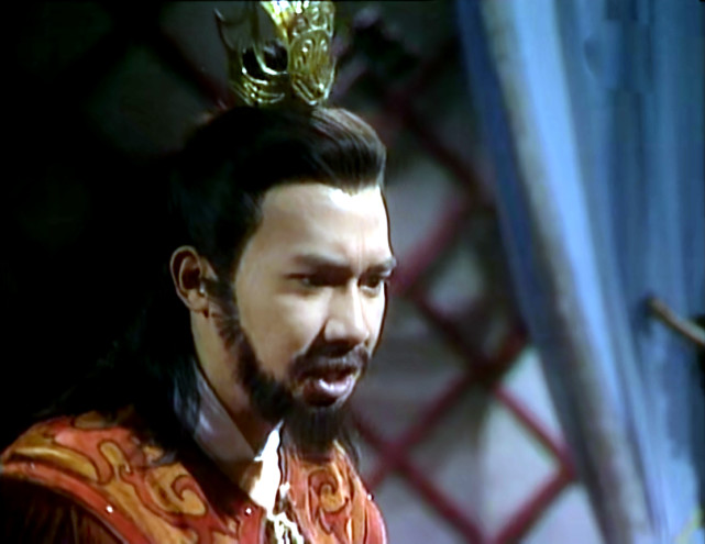 明星阵容梁朝伟:担任男主饰演虬髯客,剧中的形象造型太雷,表现呆板,一