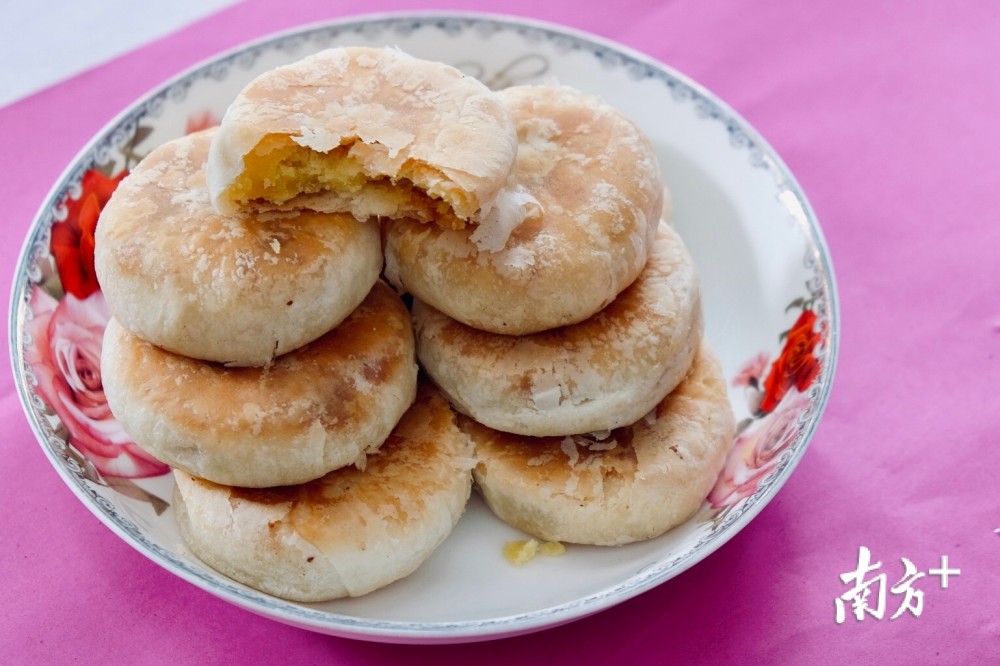 "寻师访匠"看揭阳制饼师傅萧炳龙:饼是故乡甜,一口惠来绿豆饼清香解
